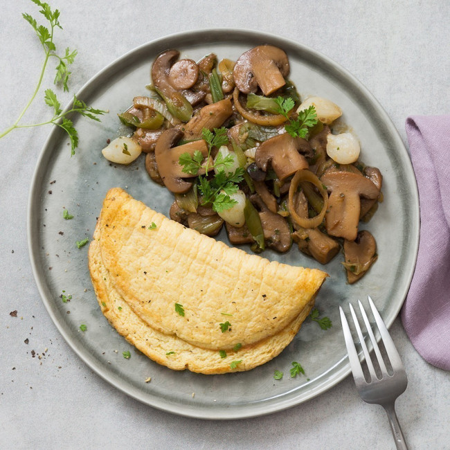 Omelette fondante et ses champignons en persillade 