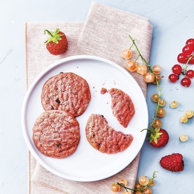 Cookies roses aux fruits rouges