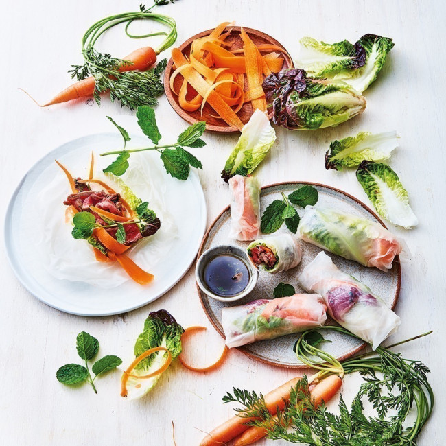 Rouleaux de printemps au bœuf mariné et salade fraîcheur