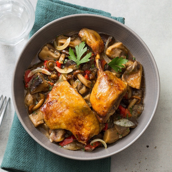 Cuisse de canette fricassée de champignons et poivrons